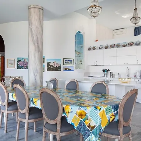Villa Chateau Des - Five Stars House